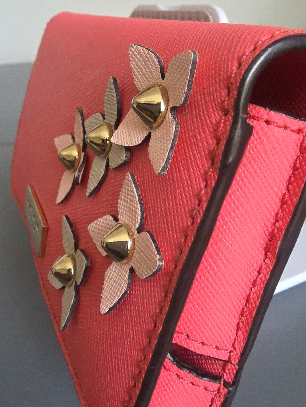 HENRI BENDEL Bright Coral With Floral Apllique Bifold Wallet - Picture 4 of 12